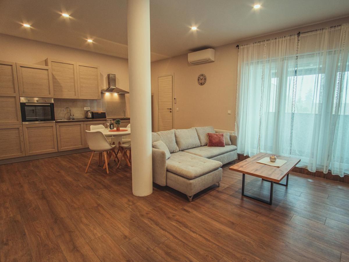 Apartmani Infinity Osijek Exterior photo